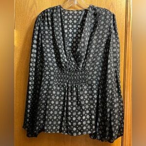 Josephine Chaus Patterned Black/White Silk Long Sleeve V-Neck Blouse. Semi Sheer